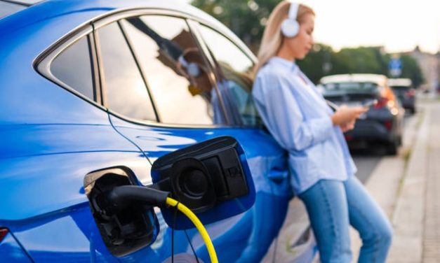 LA SOSTA GRATUITA PER LE BEV NON È SOSTENIBILE