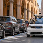 STRISCE BLU, ARRIVANO LE AUTO CON TELECAMERE